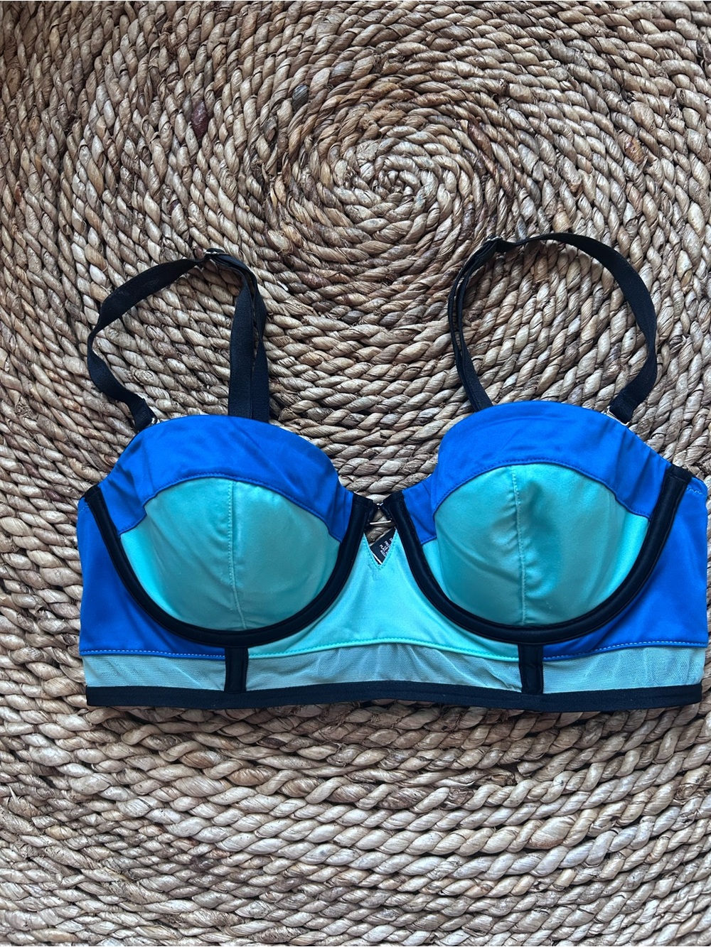 Victoria's Secret Blue and Aqua Molded Bra, Size 32C